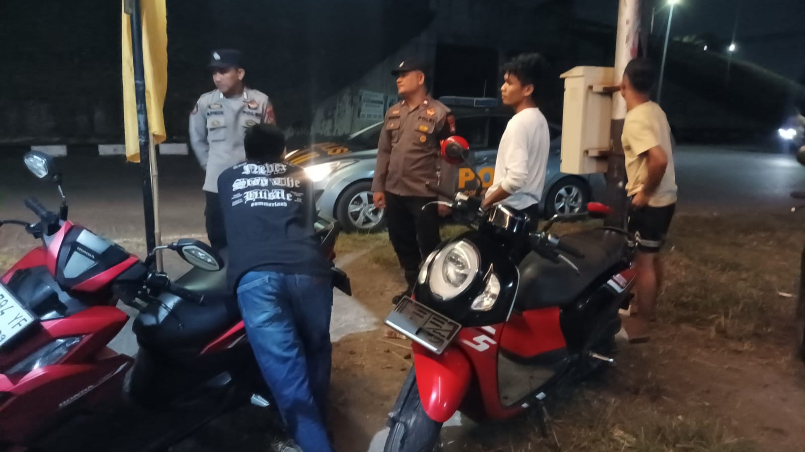 Patroli Malam Polsek Kediri Jaga Kamtibmas Desa Lelede