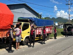 Patroli KRYD, Satsamapta Polres Bima Kabupaten Bantu Jemur Padi Warga