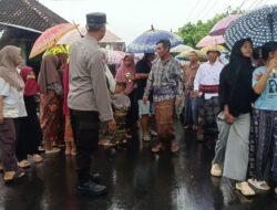 Polsek Gerung Kawal Ketat Budaya Nyongkolan untuk Kenyamanan Pengguna Jalan di Desa Kebon Ayu
