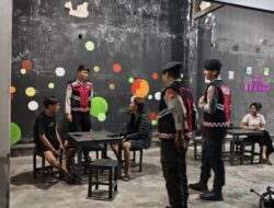 Patroli Malam Sat Samapta Polres Lombok Utara Sambangi Pemuda Nongkrong di Jalan Raya Tanjung