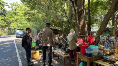 Jaga Harkamtibmas, Polsek Pemenang Laksanakan Patroli Dialogis di Desa Malaka