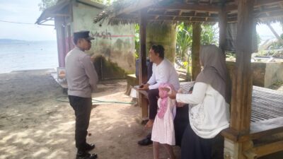 Patroli Dialogis Polsek Pemenang di Kawasan Wisata Pantai Kecinan Jaga Situasi Kamtibmas Tetap Kondusif