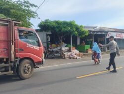 Polsek Gangga Laksanakan Rawan Pagi di Depan Pasar Gondang untuk Wujudkan Keamanan dan Kelancaran Arus Lalu Lintas