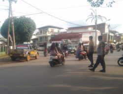 Melalui Patroli Siang, Polsek Woha Hadir Memberikan Rasa Aman Bagi Masyarakat di Wilayah Hukumnya