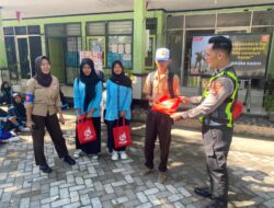 Polisi Sahabat Pelajar: Satlantas Polres Lombok Utara Edukasi Safety Riding di SMPN 1 Bayan