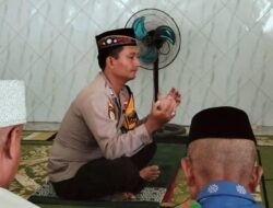 Masyarakat Cinta Polri, Bhabinkamtibmas Polsek Woha Penuhi Undangan Pengurus Masjid Nurul Huda Jadi Khatib dan Imam Sholat Jum,at