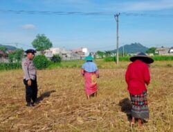 Dukung Ketahanan Pangan, Polisi Sambangi Petani Karang Bongkot