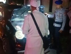 Patroli Presisi Rinjani Ditpolairud Polda NTB Bantu Pengendara yang Mengalami Kendala Mesin di Kota Mataram
