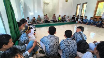 Polsek Bolo Bina Puluhan Pelajar, Cegah Tawuran dan Kenakalan Remaja
