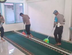 Memperindah Tempat Ibadah, Sambut Hari Bhayangkara Ke- 80, Polsek Soromandi Laksanakan Bhakti Religi di Masjid Al-Muttaqin