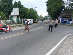 Polsek Gangga Jaga Rawan Pagi di Simpang 3 Puskesmas, Arus Gangga-Bayan Lancar