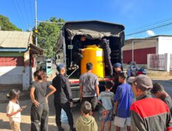 Sambut Hari Bhayangkara ke-80, Sat Brimob Polda NTB Salurkan Air Bersih untuk Warga Terdampak Kekeringan di Bima