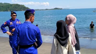 Polres Lombok Barat Gelar Patroli Dialogis di Pesisir dan Objek Wisata Pantai