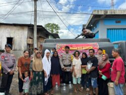 Respon Cepat Kebutuhan Warga, Sat Brimob Polda NTB Salurkan Bantuan Air Bersih di Kota Bima