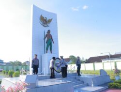 Sambut Hari Bhayangkara ke-80, Kapolda NTB Pimpin Ziarah dan Tabur Bunga di TMP Majeluk