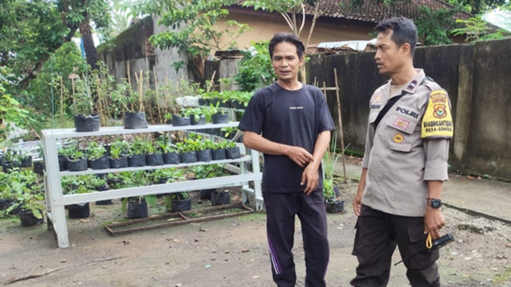 Sinergi Polsek Labuapi dan Warga Bengkel Sulap Pekarangan Jadi Lahan Produktif
