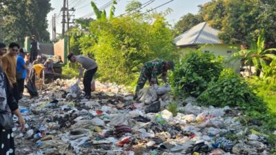 Sinergi Babinsa, Bhabinkamtibmas dan Mahasiswa KKN Percantik Akses Kediri–Praya