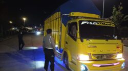 Pemeriksaan Intensif di Pelabuhan Lembar, Kepolisian Sisir Penumpang dan Kendaraan KM Mutiara Ferindo I